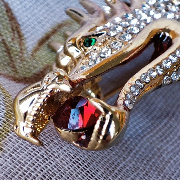 Asian DRAGON Rhinestone Encrusted Brooch Gold Wash Fierce Emerald Stone Eyes - Picture 6 of 12